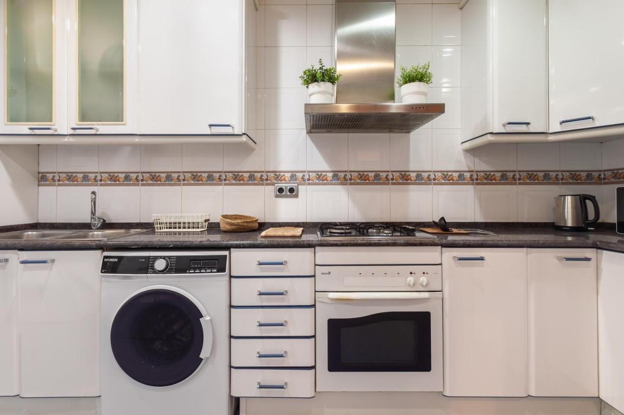 Апартаменты Flateli Paris Барселона Экстерьер фото